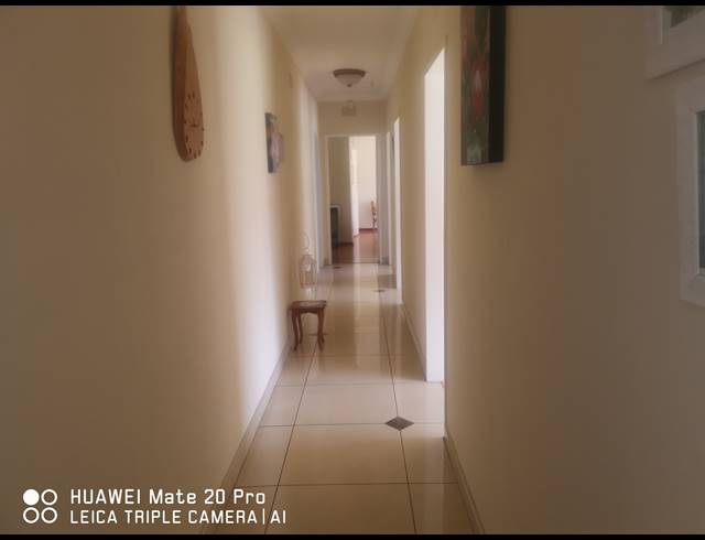 5 BEDROOM FREEHOLD FOR SALE IN BRACKENHURST
